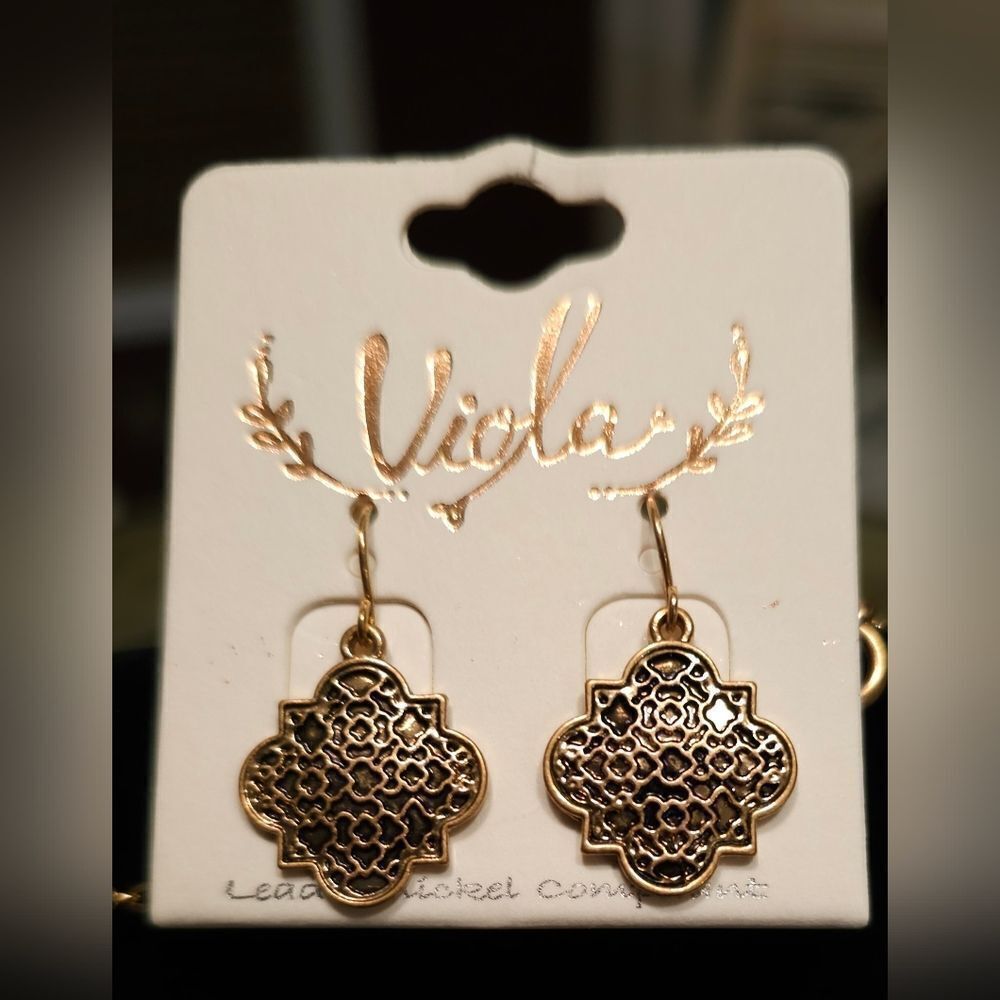 💍Quatrefoil Filigree Long Pendant Necklace - Picture 3 of 3